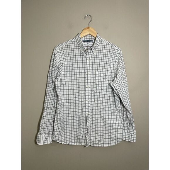 Old Navy The Classic Shirt Mens Medium Plaid Long‎ Sleeve Button Down Grey White - Picture 2 of 5